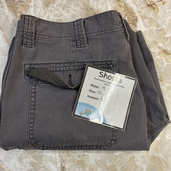St.‎ John's Bay Men's Gray Cargo Shorts Size 36 Utility Pockets Button Back - Picture 5 of 5